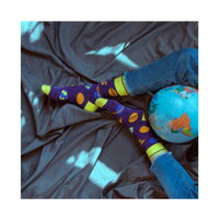 Perfektné a štýlové ponožky pre milovníkov a fanúšikov vesmíru a planét, vhodné ako darček-Ponožky - planéty